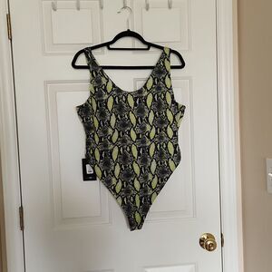 NWT Fashion Nova Vitamin Sea Swim Suit Size 1X Green and black